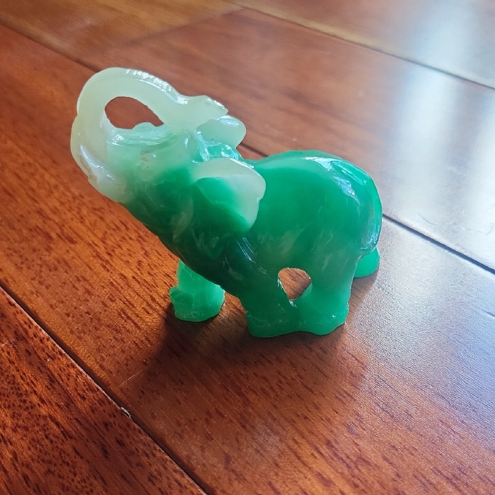 Adventurine Jade Quartz Elephant Raw Stone Carved Home Accent Decor
